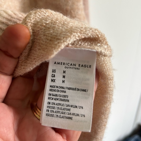 🔥 Last Chance! AMERICAN EAGLE Cowl Neck Oversized Ombre Sweater - Picture 4 of 5